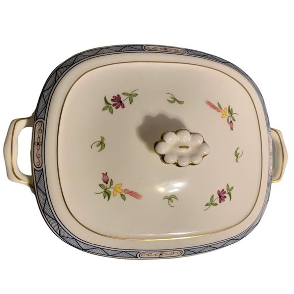 WEDGWOOD Montcalm Covered Vegetable Dish/ Tureen England - Picture 3 of 8